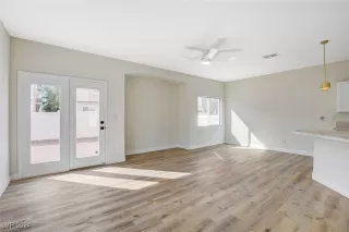 Photo #5: 2629977 Listing