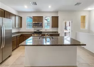 Photo #2: 2630032 Listing 