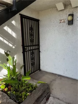 Photo #1: 2630034 Listing