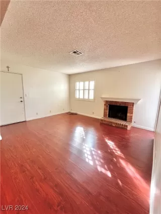 Photo #2: 2630034 Listing