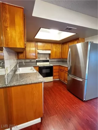 Photo #4: 2630034 Listing