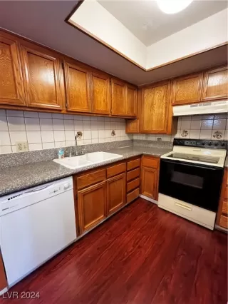 Photo #5: 2630034 Listing