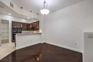 Photo #4: 2630049 Listing