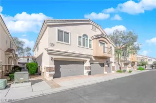 Photo #1: 2630053 Listing