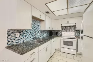 Photo #2: 2630058 Listing