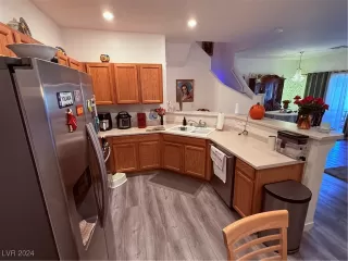 Photo #4: 2630117 Listing