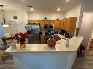 Photo #5: 2630117 Listing