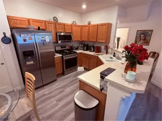 Photo #6: 2630117 Listing