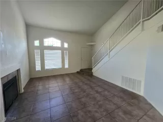 Photo #4: 2630118 Listing 