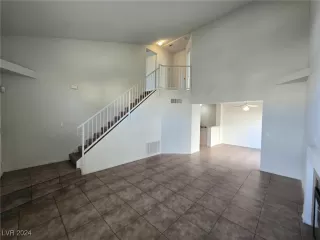 Photo #5: 2630118 Listing 