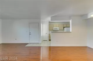 Photo #5: 2630144 Listing 