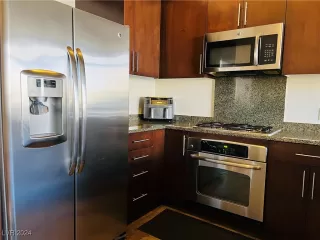 Photo #3: 2630244 Listing 