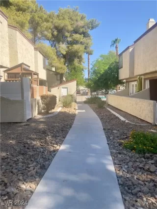 Photo #4: 2630297 Listing 