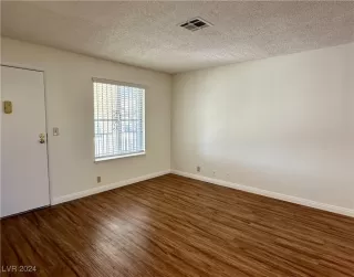 Photo #5: 2630358 Listing 