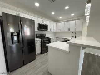 Photo #6: 2630394 Listing 