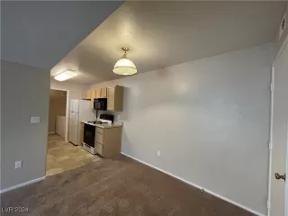 Photo #4: 2630400 Listing 