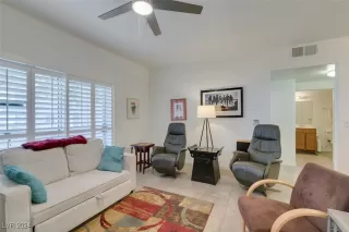 Photo #4: 2630488 Listing