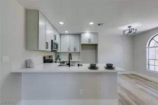 Photo #1: 2630489 Listing 