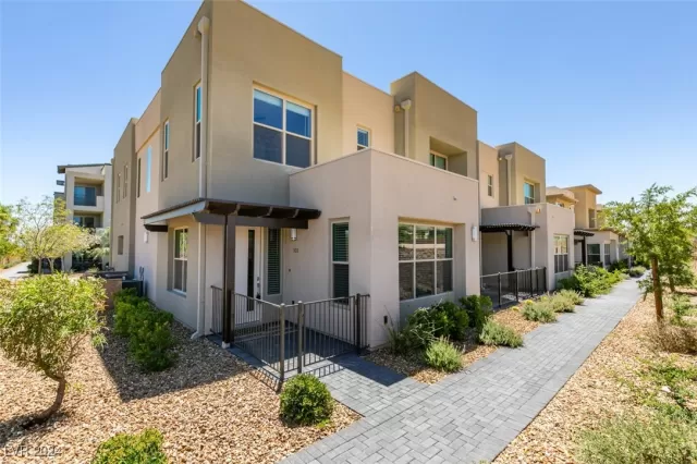 MLS: 2630501 Condo For Sale