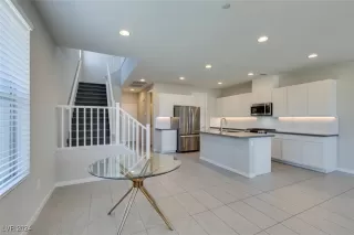 Photo #4: 2630501 Listing 
