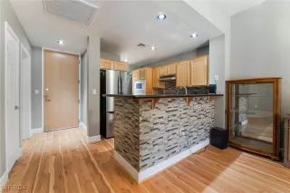 Photo #5: 2630547 Listing 