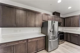 Photo #5: 2630619 Listing