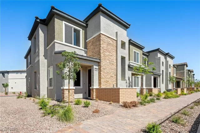 MLS: 2630626 Condo For Sale