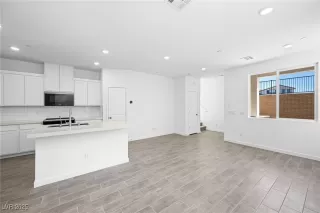 Photo #5: 2630626 Listing 