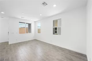 Photo #6: 2630626 Listing 