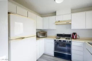 Photo #3: 2630685 Listing