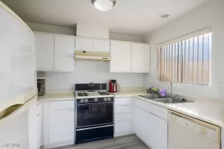 Photo #4: 2630685 Listing