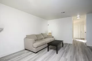 Photo #5: 2630685 Listing