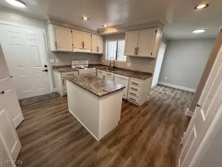 Photo #5: 2630730 Listing 