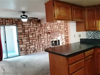 Photo #6: 2630789 Listing