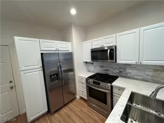 Photo #2: 2630836 Listing 