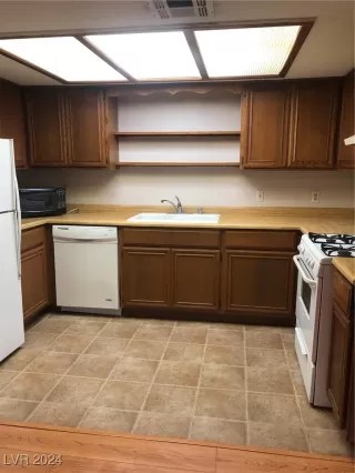 Photo #3: 2630855 Listing 