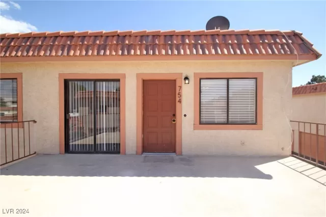 MLS: 2630866 Condo For Sale