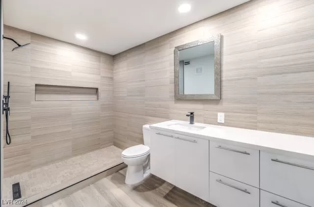 MLS: 2630932 Condo For Sale