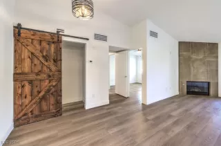 Photo #5: 2630932 Listing