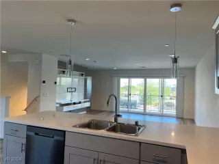 Photo #3: 2630956 Listing 