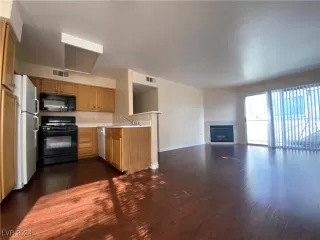 Photo #3: 2630983 Listing 