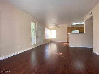 Photo #4: 2630983 Listing 