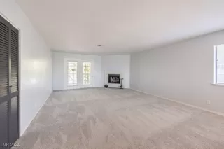 Photo #6: 2630986 Listing