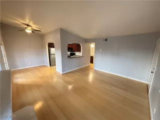 Photo #3: 2631098 Listing 