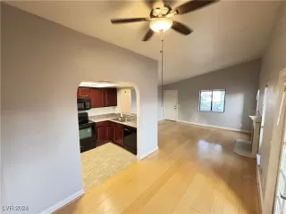 Photo #5: 2631098 Listing 