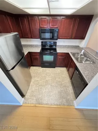 Photo #6: 2631098 Listing 