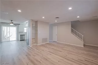 Photo #2: 2631137 Listing