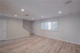 Photo #3: 2631137 Listing