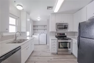 Photo #5: 2631137 Listing