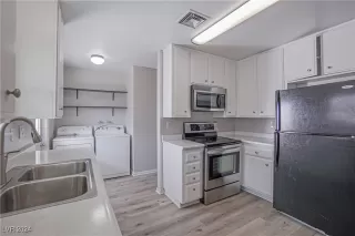 Photo #6: 2631137 Listing